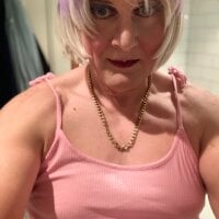Michelle_Crossdress' Offline Chat Room