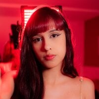 henrrietha_swan's Offline Chat Room