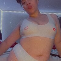 QueenNuttCollector webcam model