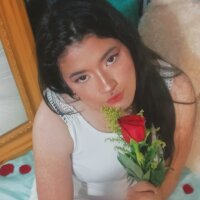 EmmySuarez28's Offline Chat Room