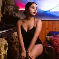 MariamLaraa model avatar