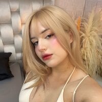 LoniAmor webcam model