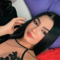 Salome_hillss' Offline Chat Room