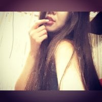 Asian_Linda18's Offline Chat Room