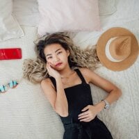 AgatheDery Adlı Modelin Çevrimdışı Sohbet Odası