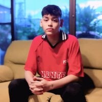 zeus_blaze webcam model