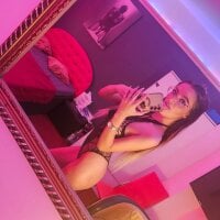 Skinnypornmaya Adlı Modelin Çevrimdışı Sohbet Odası