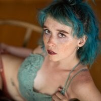 JunoMoore Adlı Modelin Çevrimdışı Sohbet Odası