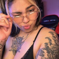 miacanela_xo