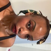 ms-sexxylove415's Offline Chat Room