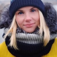 3_blond_sex_monsters' Offline Chat Room