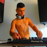 DJ_ALAN_HOUSEMUSIC's Offline Chat Room