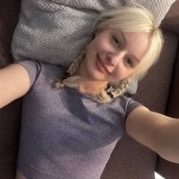 Kisses_barbi webcam model