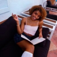 Liane221 webcam