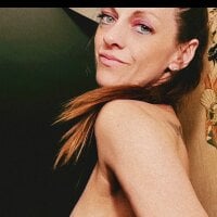 DavinaRay