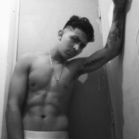 bellota33's Offline Chat Room