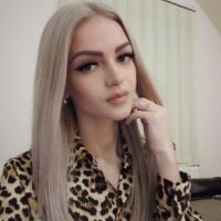 Mia_Foxi's Offline Chat Room