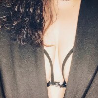 CurvyGirlXelle's Offline Chat Room
