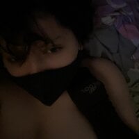 L_milky webcam model