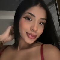 Kloe-squirts webcam model