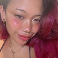 heavenngirlyy444 webcam model