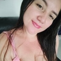 alahia_collins webcam model