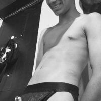 Salchicha_hot's Offline Chat Room