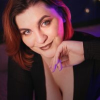 Miss-Ariella's Offline Chat Room