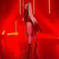 hotdancing_megan's Offline Chat Room