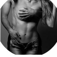 x__rocco__x's Offline Chat Room