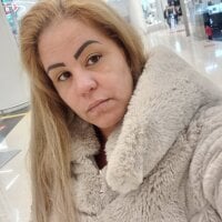 Blonde_Sexy2's Offline Chat Room