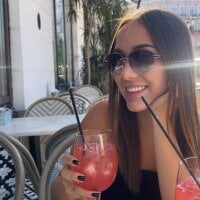 Mia_cutie77 webcam model