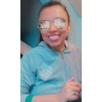 EmilyXXXCharlotte's Offline Chat Room