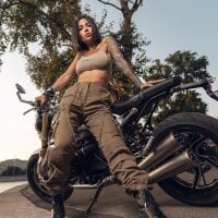 Beautytyan's Offline Chat Room