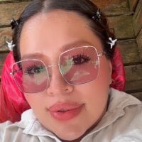 Lovelipsbig's Avatar Pic