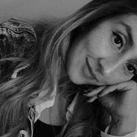 AliceEnchanted0103's Offline Chat Room