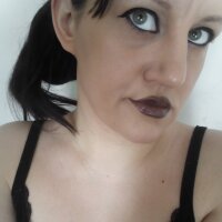 Princessxxbunnyx's Offline Chat Room