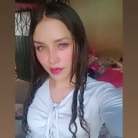 Emily_foxx__'s Offline Chat Room