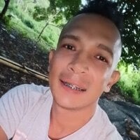 HotmenyPucca1807 webcam model