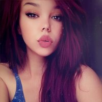 sophie_tease's Offline Chat Room