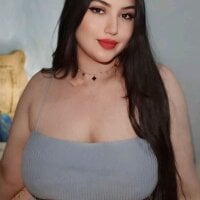 saracurvy89