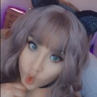ItsNaiixa model avatar