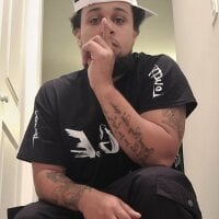 Offline chatovací místnost thickhunglightskinn