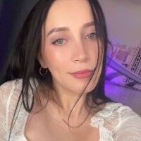 MonicaSweetx webcam model