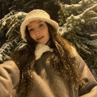 yasminamars1 webcam model