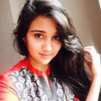 QUEENAKHI Adlı Modelin Çevrimdışı Sohbet Odası