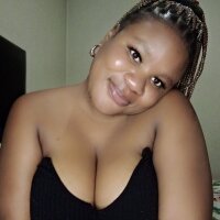 Latoya1632's Offline Chat Room