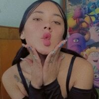VioletEvanz- webcam model