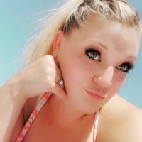Blondebunny19 Adlı Modelin Çevrimdışı Sohbet Odası