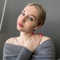 LoisDuffield webcam model